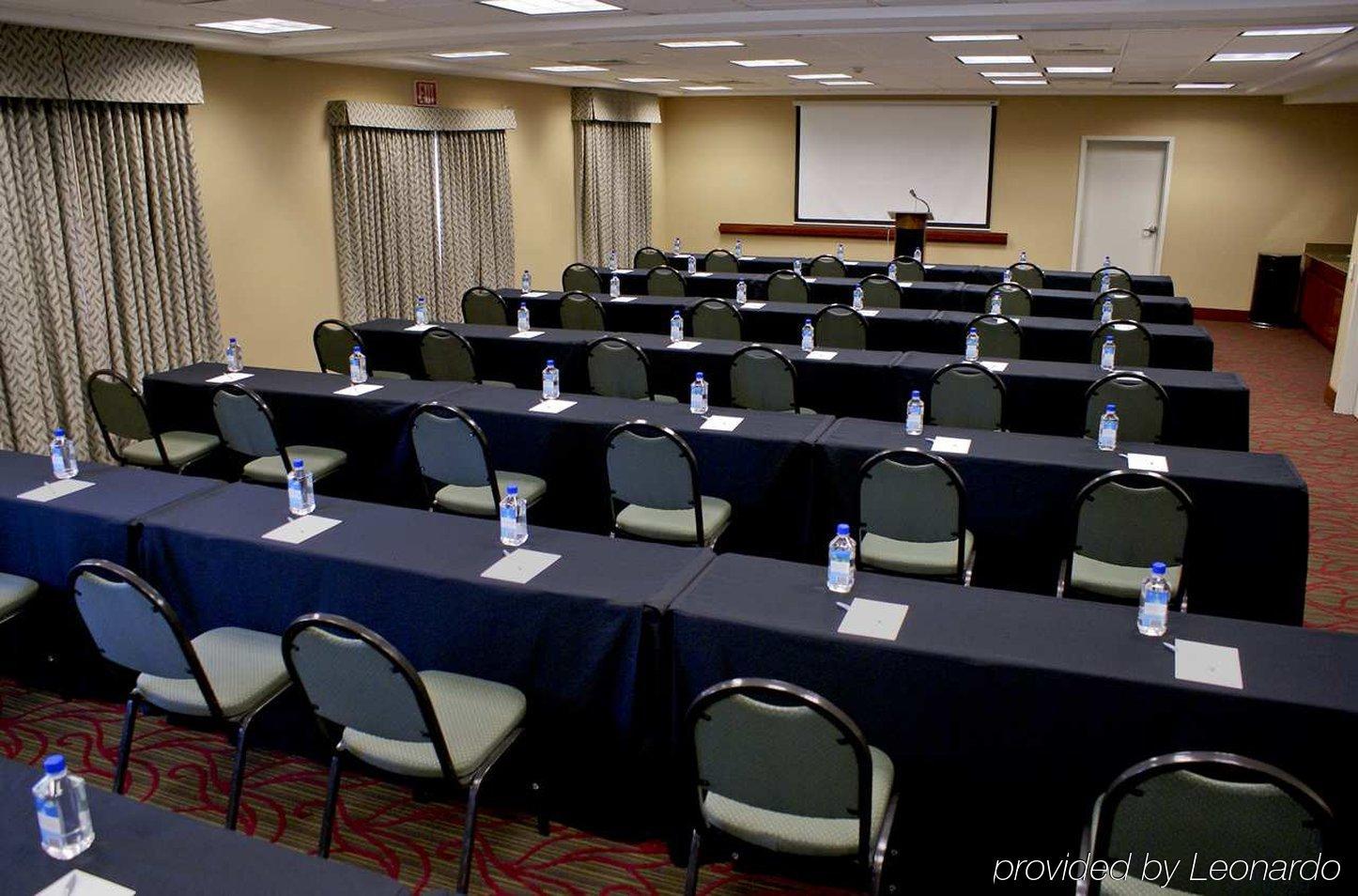 Hampton Inn & Suites Camarillo Konforlar fotoğraf